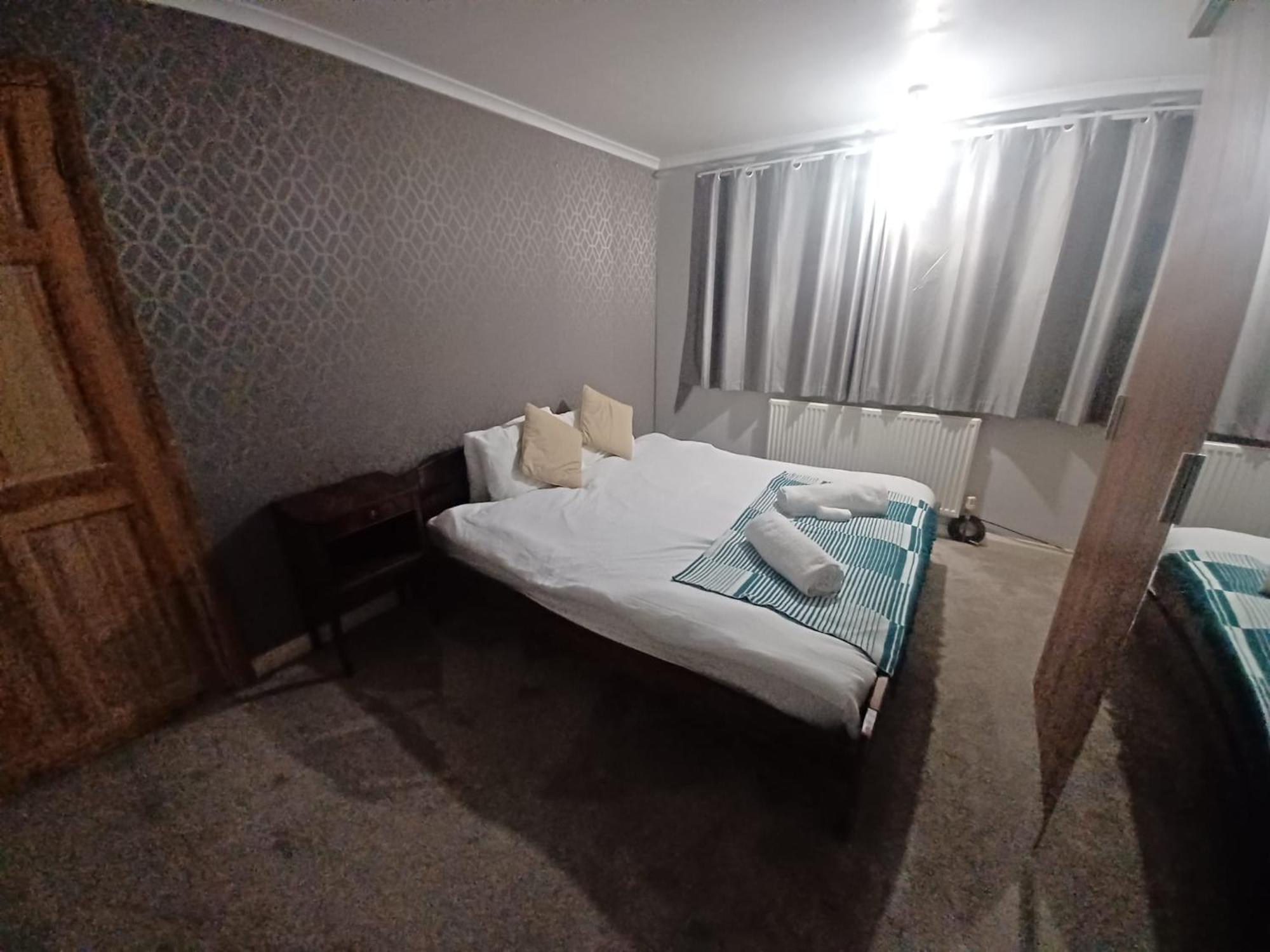 The Rushdon Apartment Grays Екстериор снимка