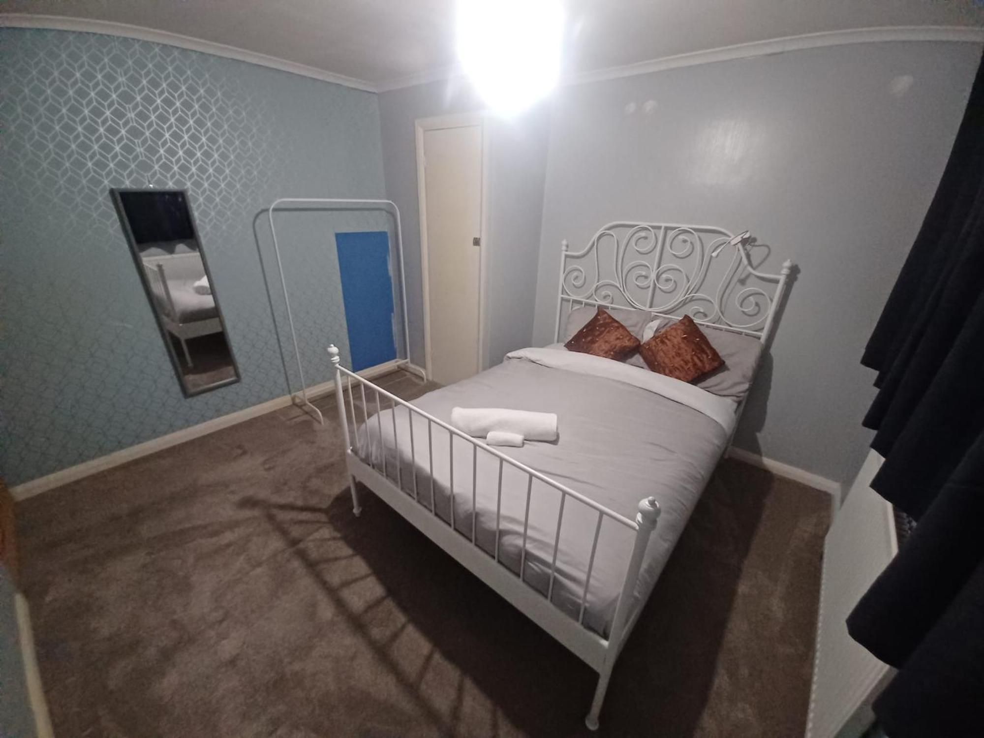The Rushdon Apartment Grays Екстериор снимка