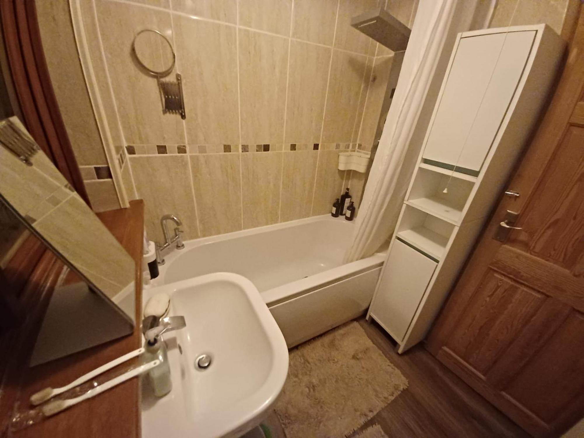 The Rushdon Apartment Grays Екстериор снимка