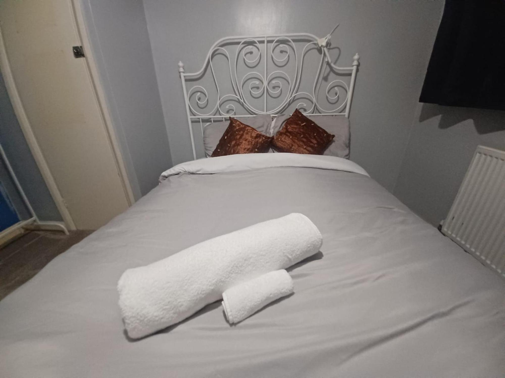 The Rushdon Apartment Grays Екстериор снимка
