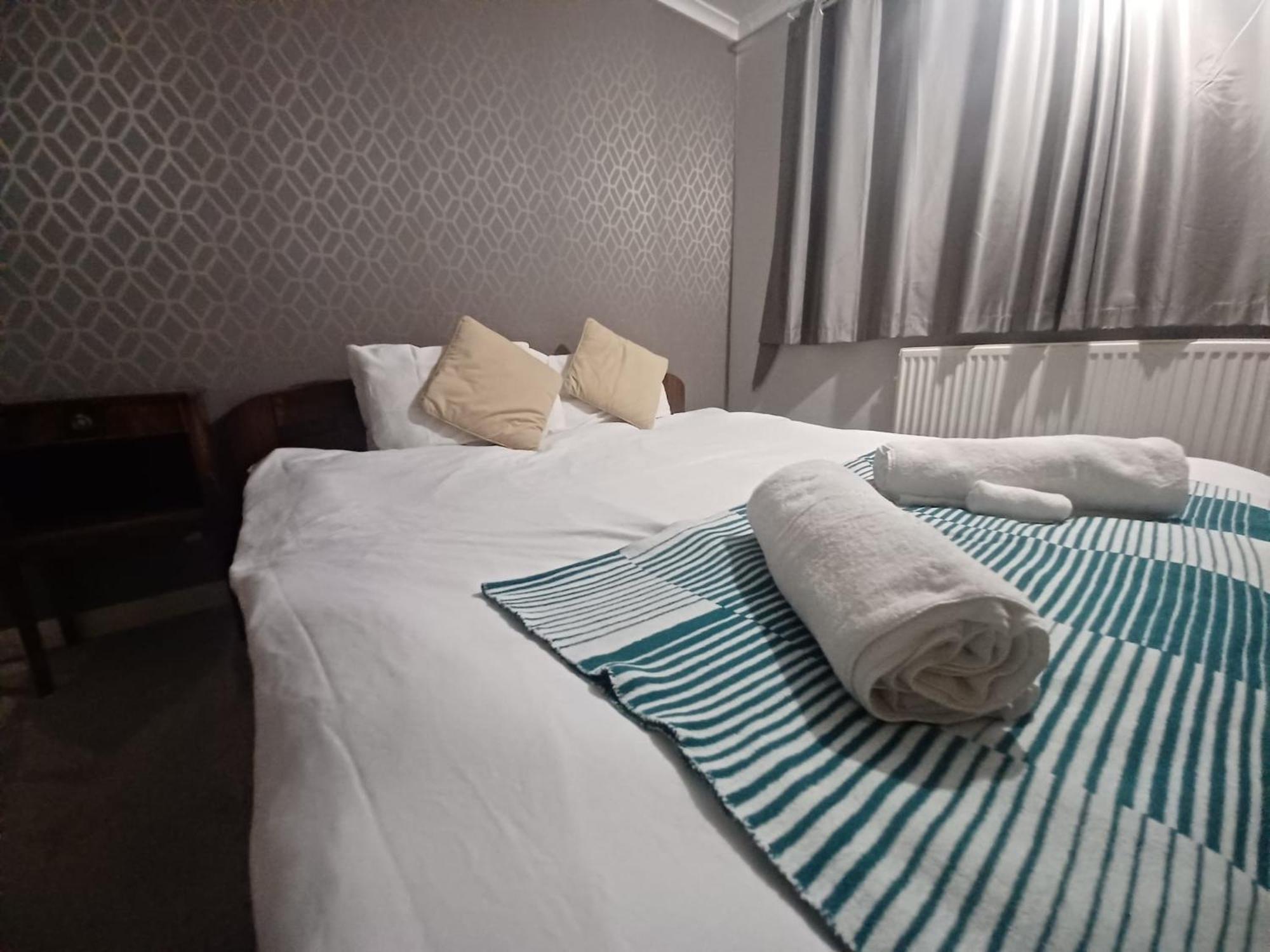 The Rushdon Apartment Grays Екстериор снимка