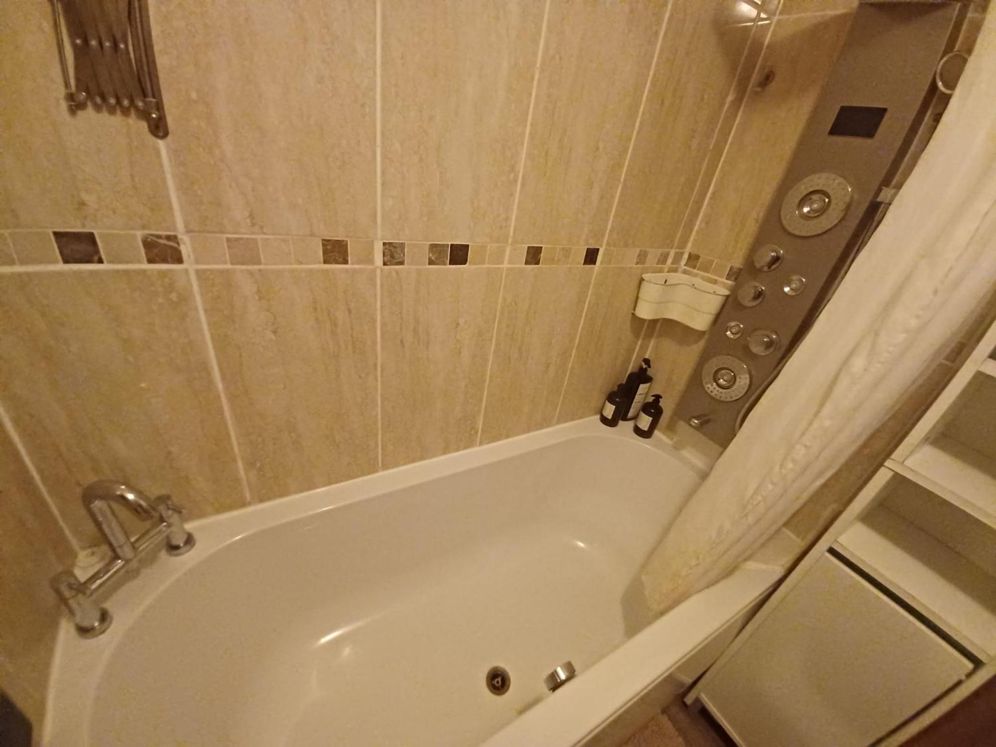 The Rushdon Apartment Grays Екстериор снимка