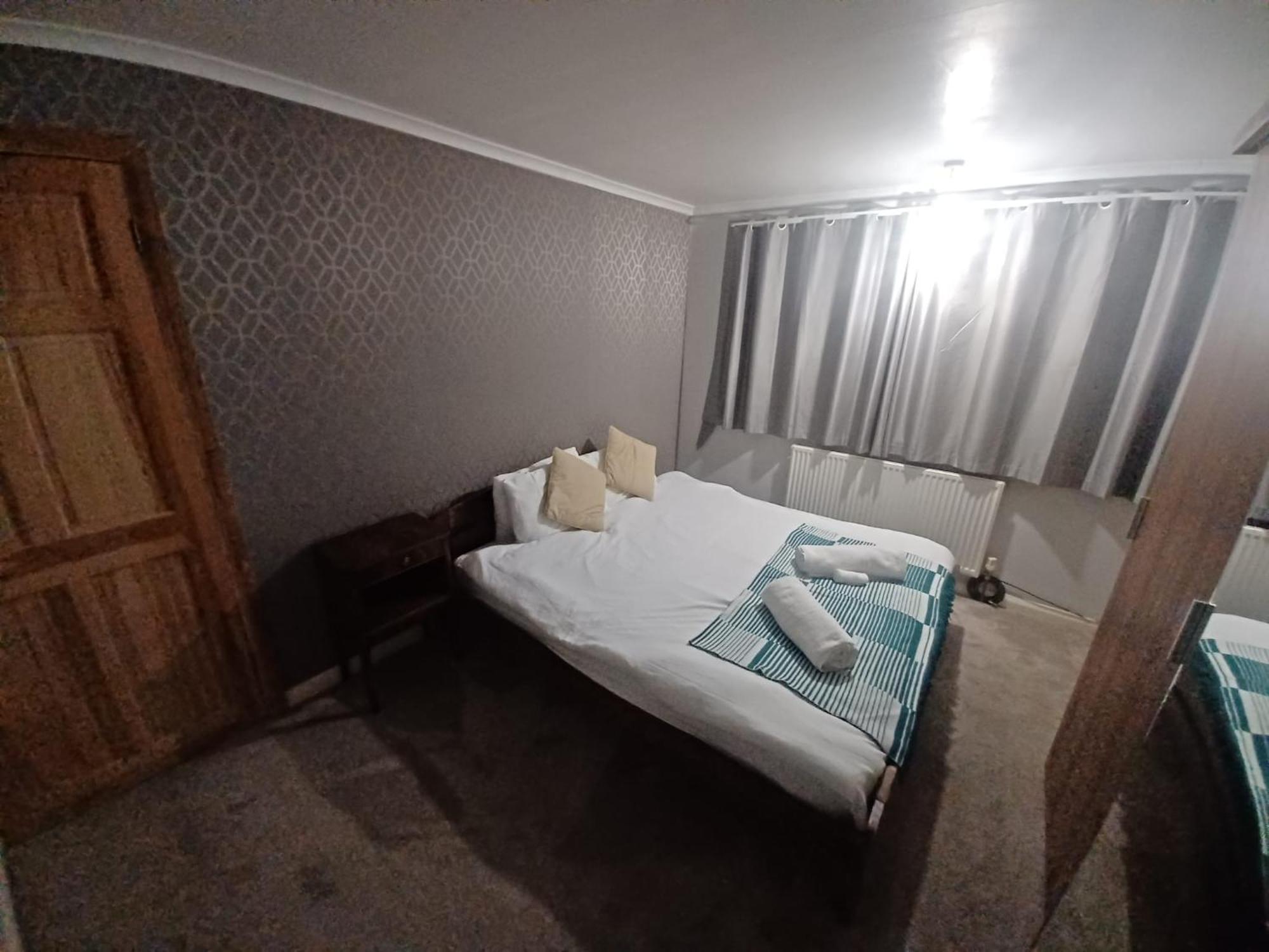 The Rushdon Apartment Grays Екстериор снимка