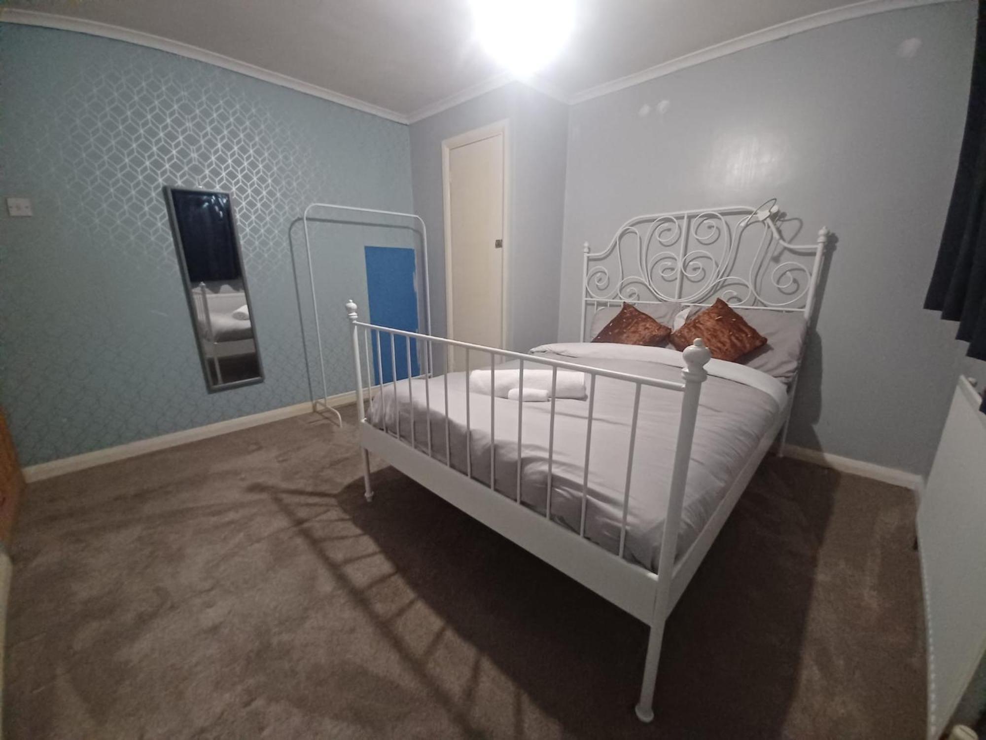 The Rushdon Apartment Grays Екстериор снимка
