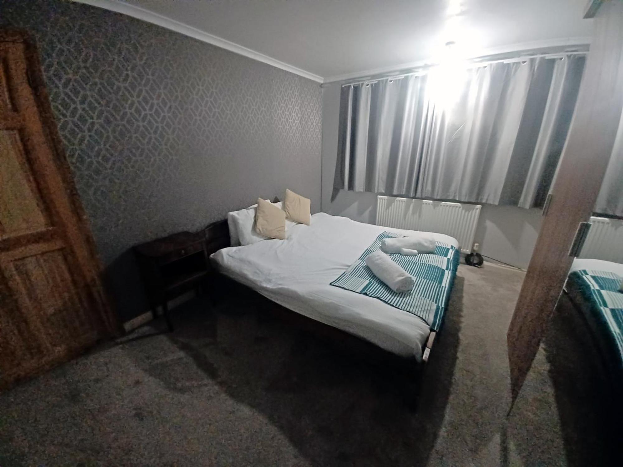 The Rushdon Apartment Grays Екстериор снимка