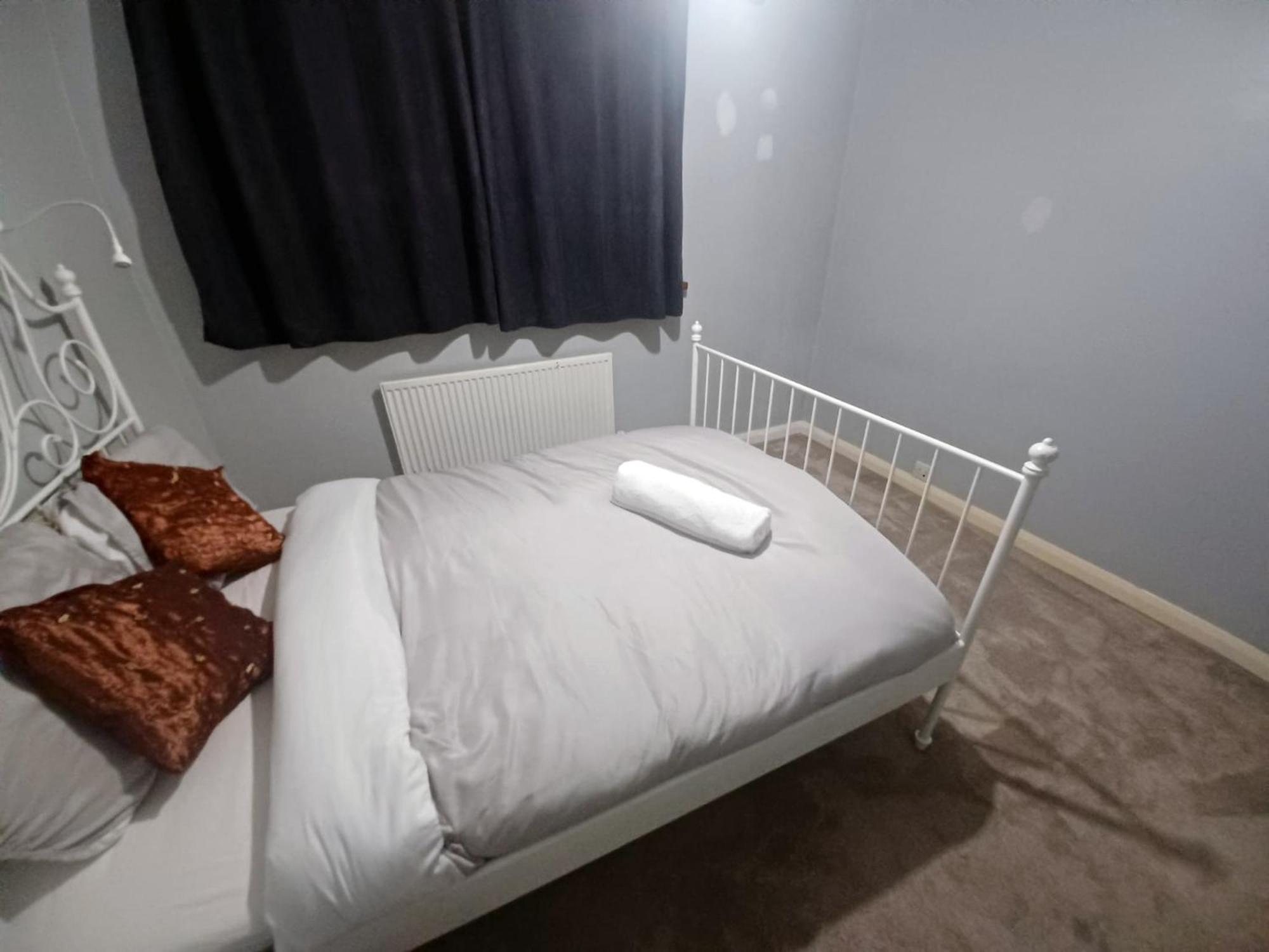 The Rushdon Apartment Grays Екстериор снимка